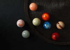 Cokelat & Anggur Bersoda Gratis Terdapat di lemari es setiap kamar.