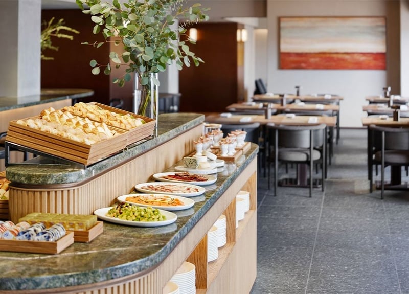 23rd Floor “Royal Lounge”