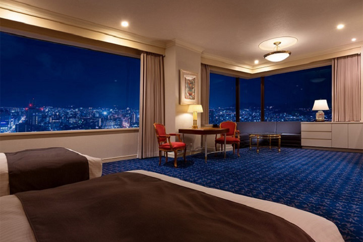 Corner Suite