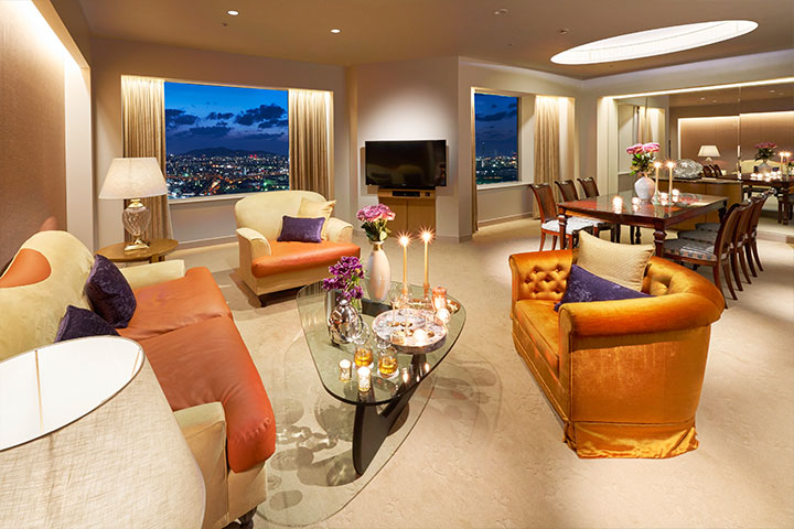 Suite 121m² Dining (Tower Floor)