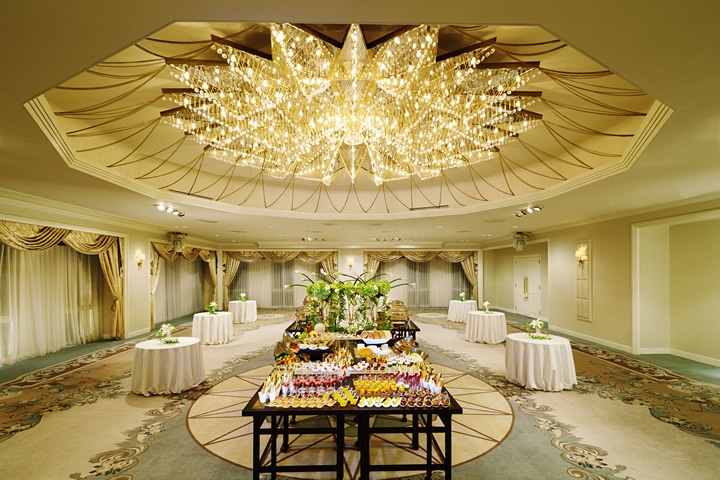 Peridot - Buffet Party Style