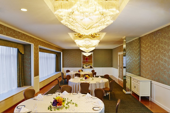 Emerald Room - Banquet Style (Round Table)