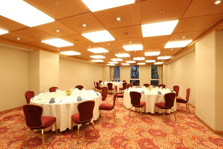 Ume(Plum) / Matsu(Pine) / Sakura - Banquet Style (Round Table)